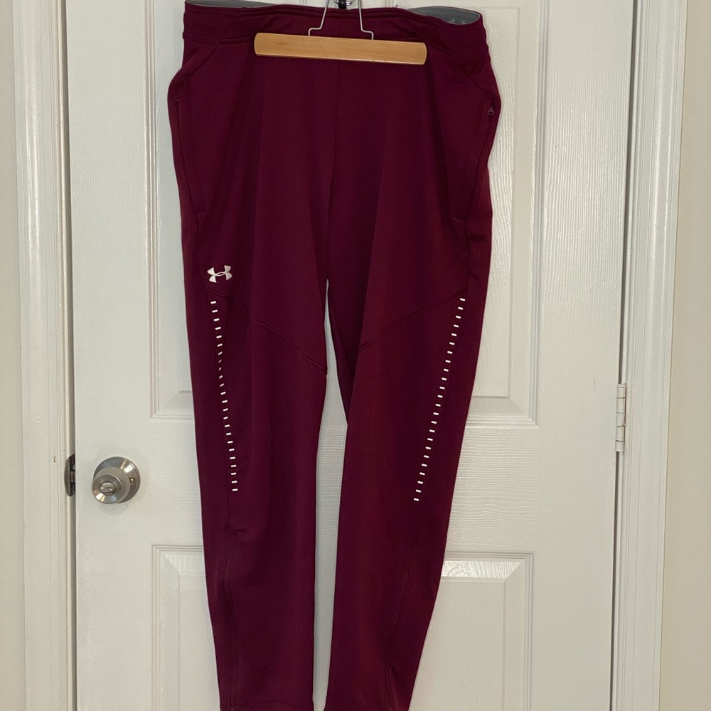 Under Armour • cold gear joggers